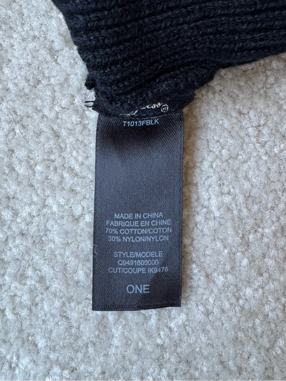 Black Knit Gloves with Embroidered 'G' Accent